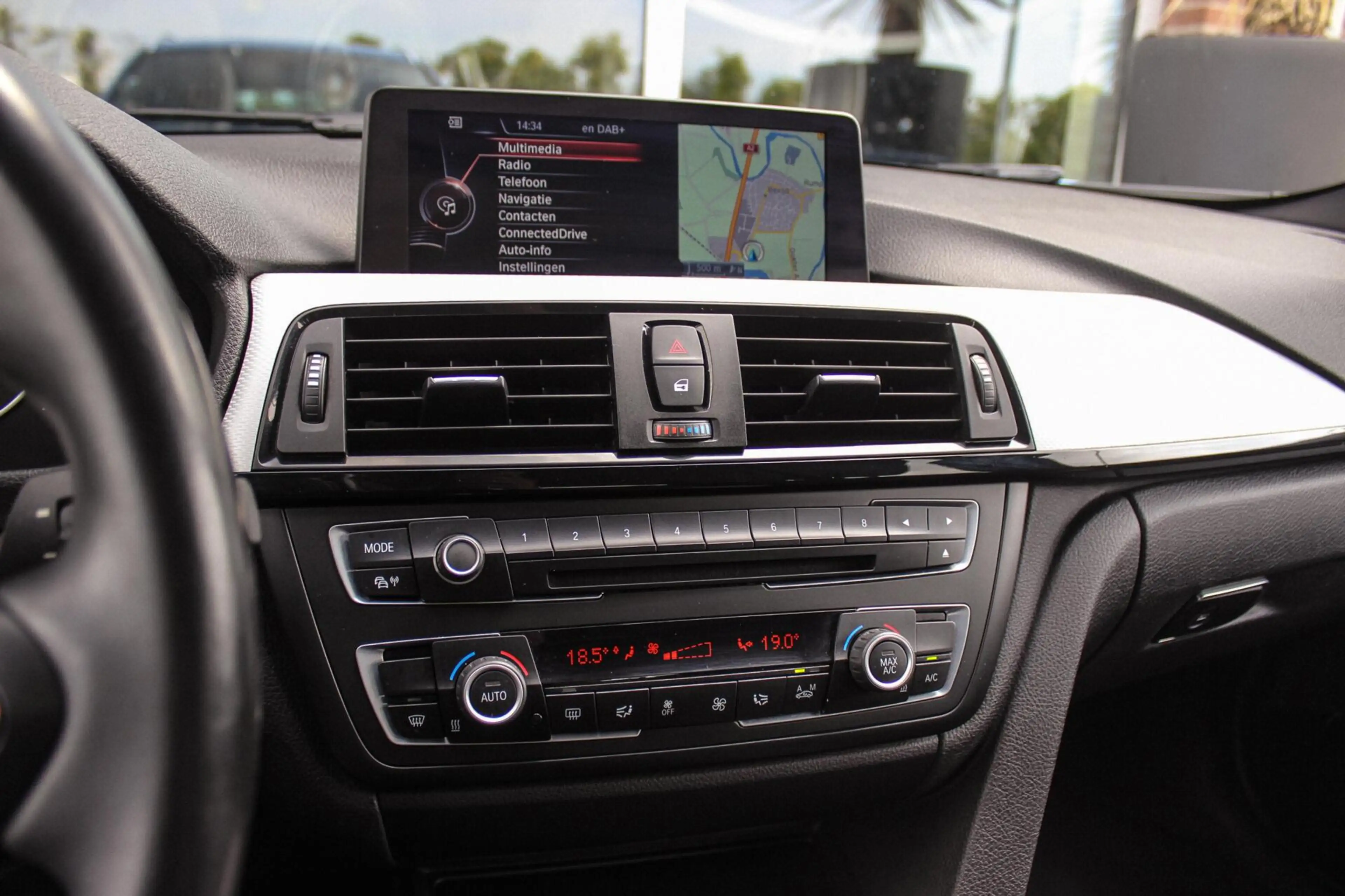 BMW 316 3-serie Touring 316i Limited Series M Sport | NL a — photo 24
