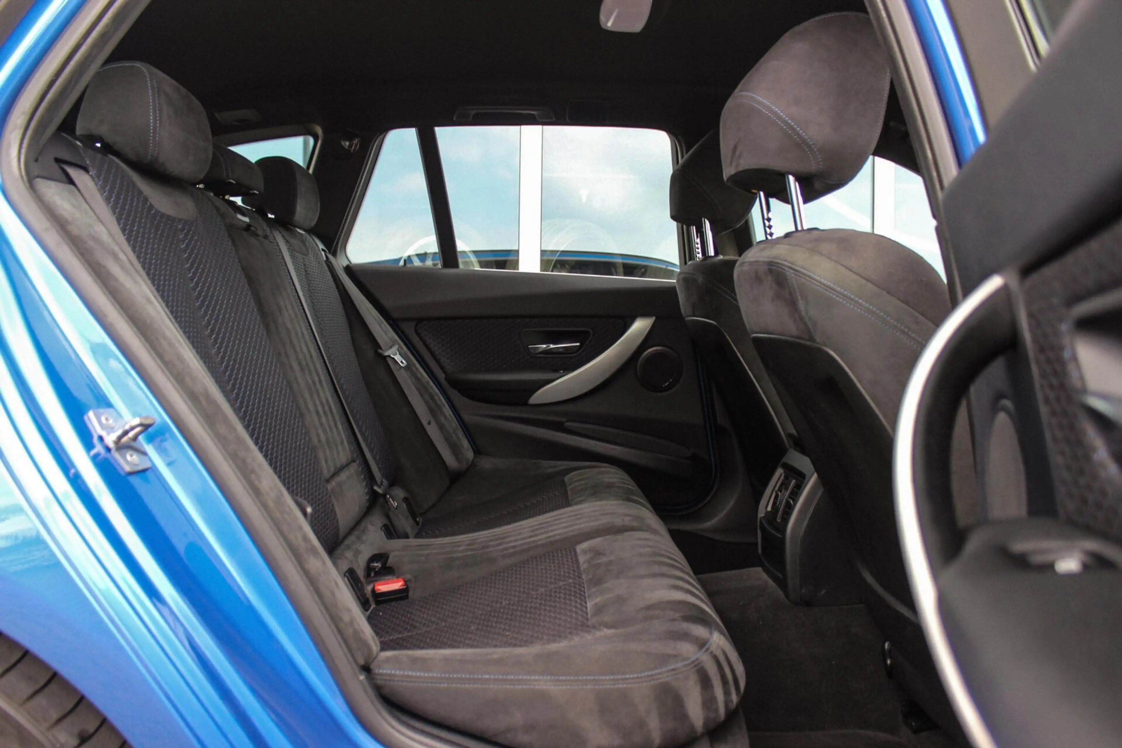 BMW 316 3-serie Touring 316i Limited Series M Sport | NL a — photo 20