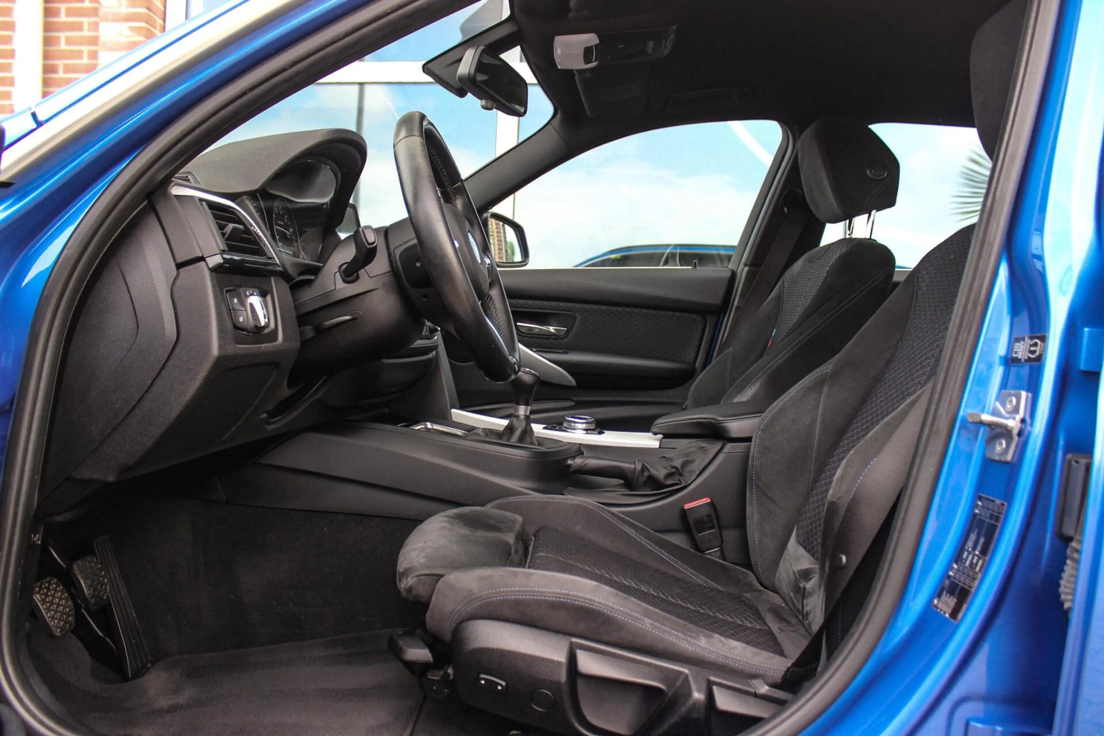 BMW 316 3-serie Touring 316i Limited Series M Sport | NL a — photo 14