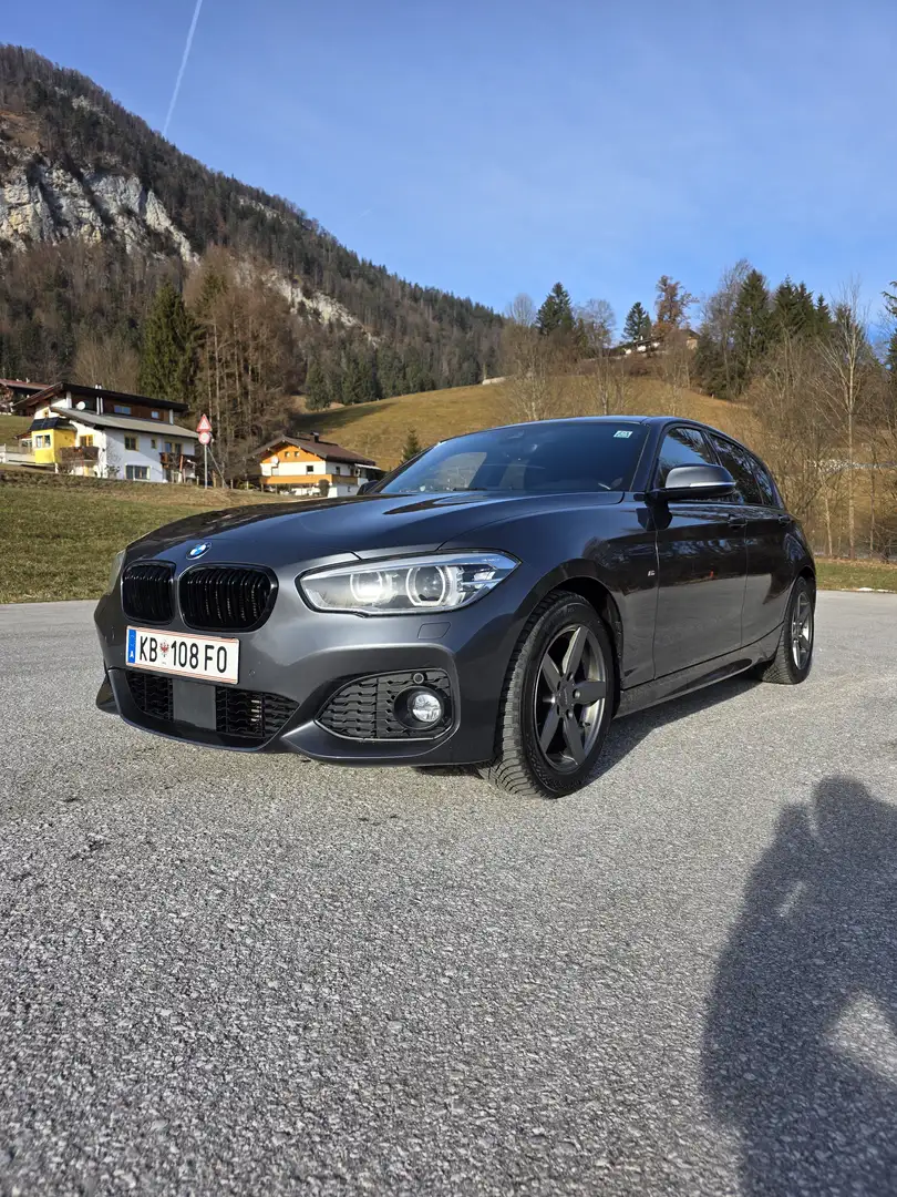 BMW 120 120d M Sport Aut. M Sport Grau - 1