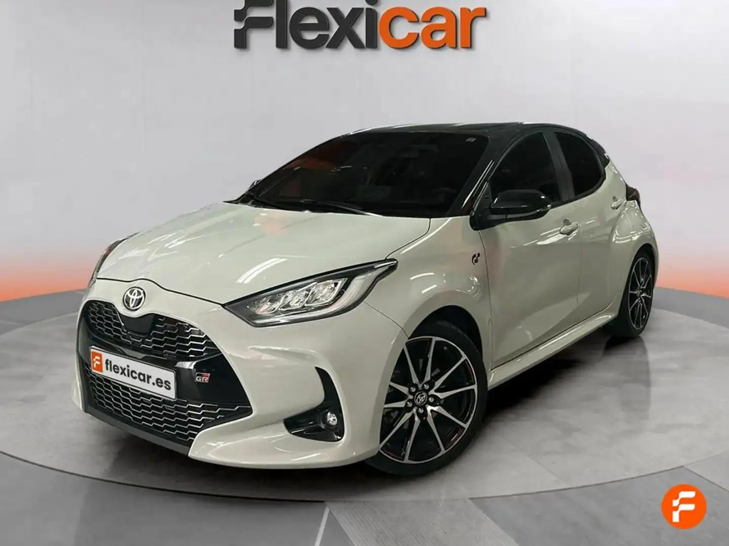 Toyota Yaris 1.5 120H GR Sport GT7 Edition Wit - 2