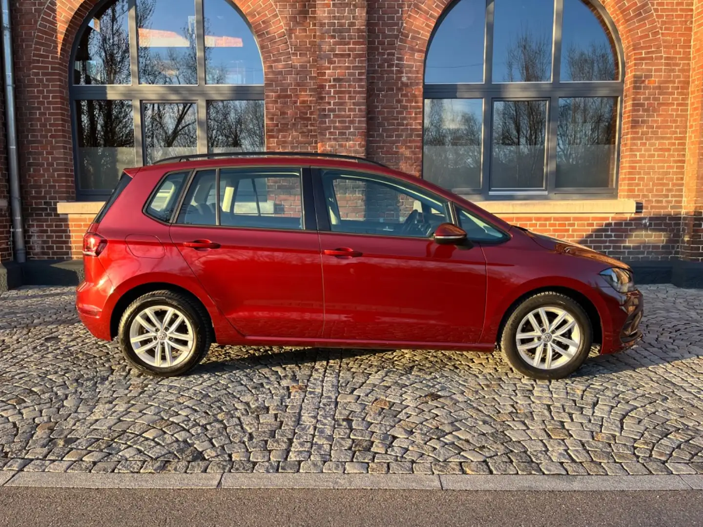 Volkswagen Golf Sportsvan DSG *ACC*Lenkradheiz.*Massage* Rot - 2