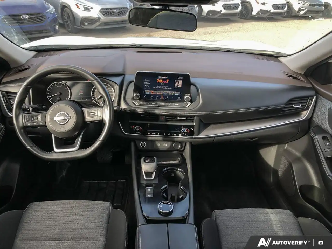 Nissan Rogue снимка Nissan Rogue