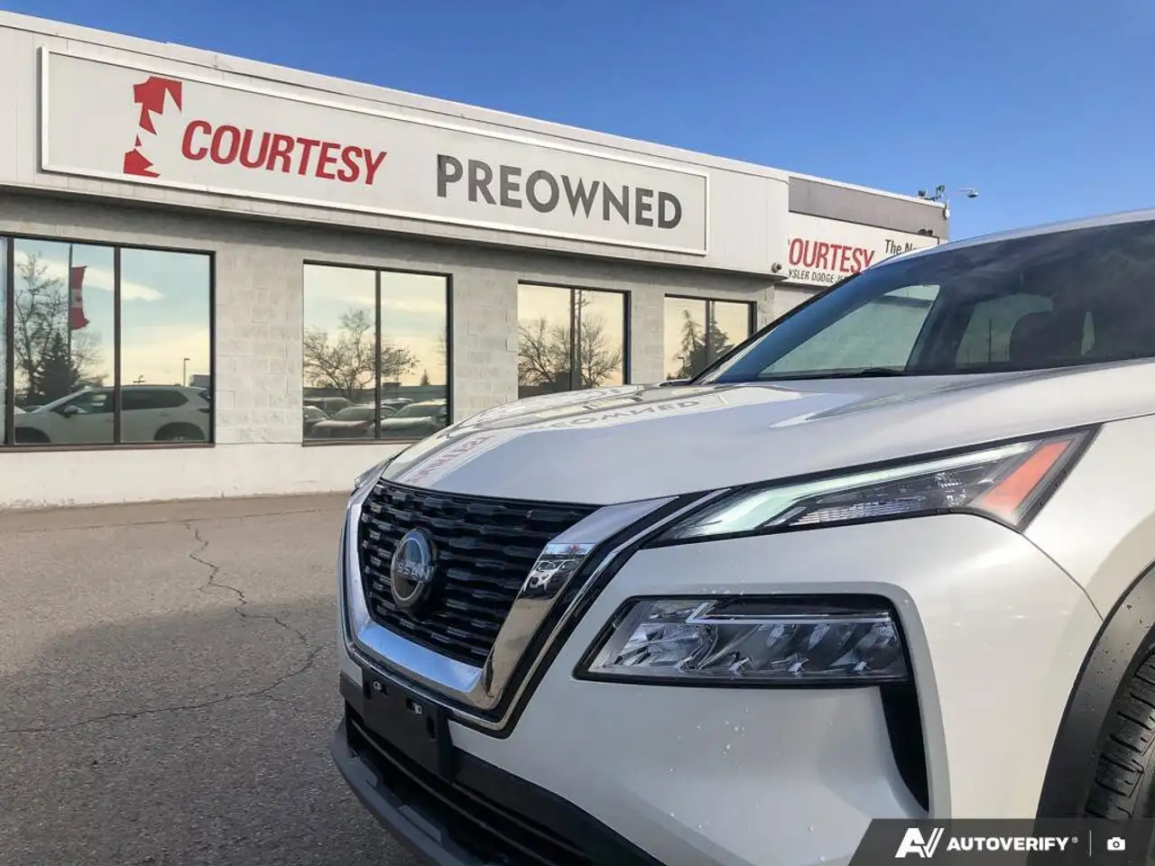Nissan Rogue снимка Nissan Rogue