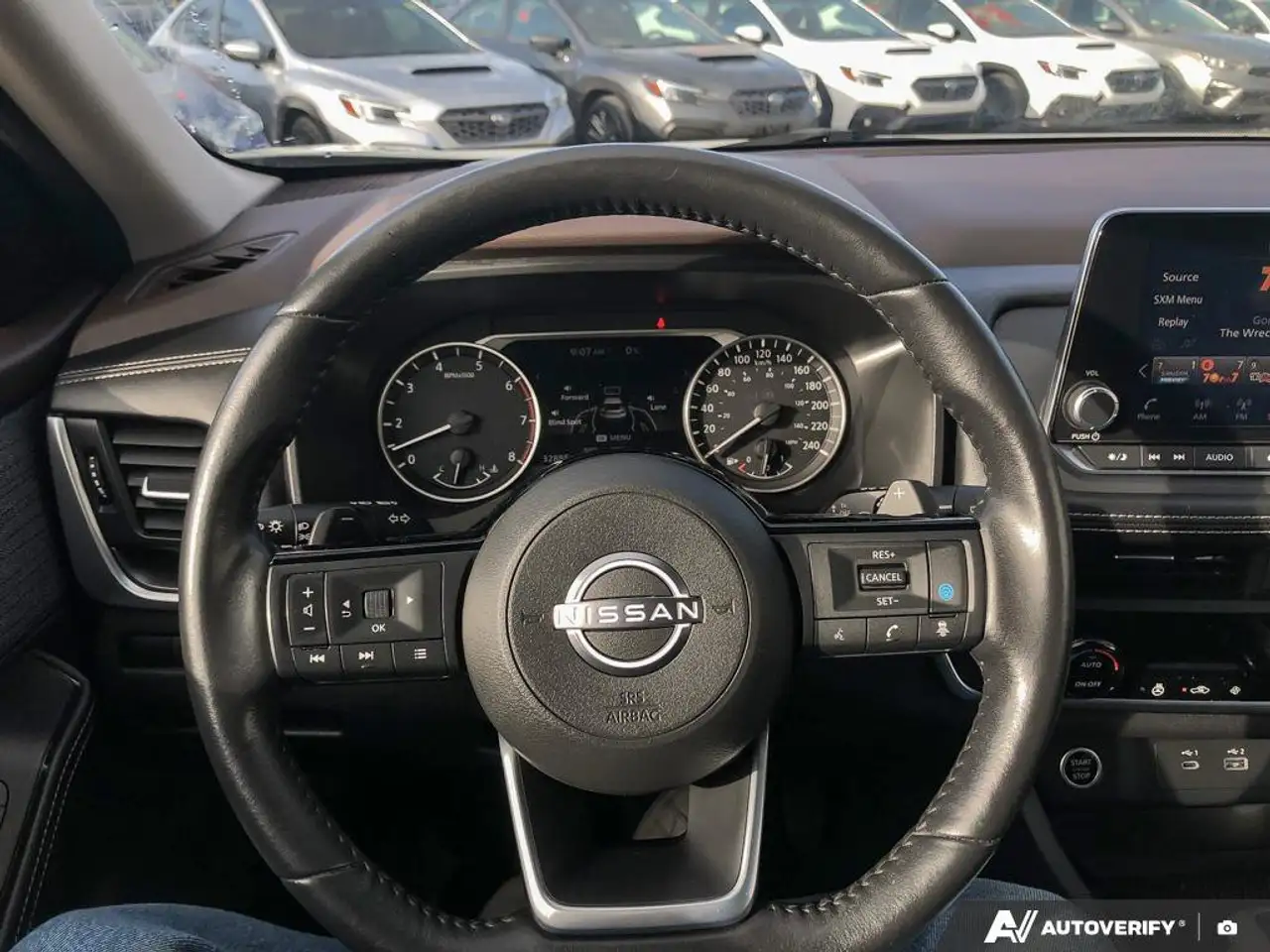 Nissan Rogue снимка Nissan Rogue
