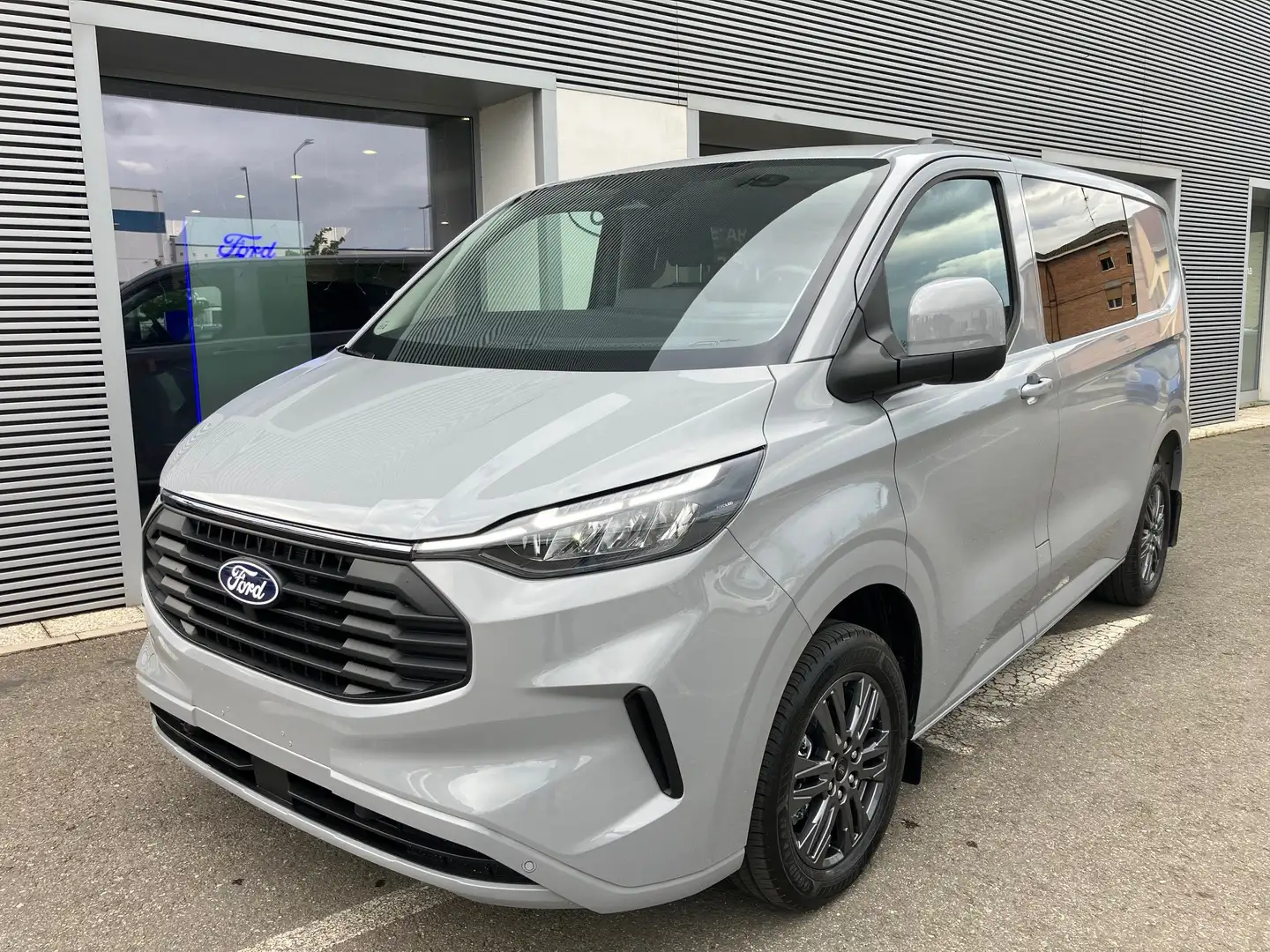 Ford Transit Custom Van doppia cabina 320 L1 Titanium A8 Grigio - 1