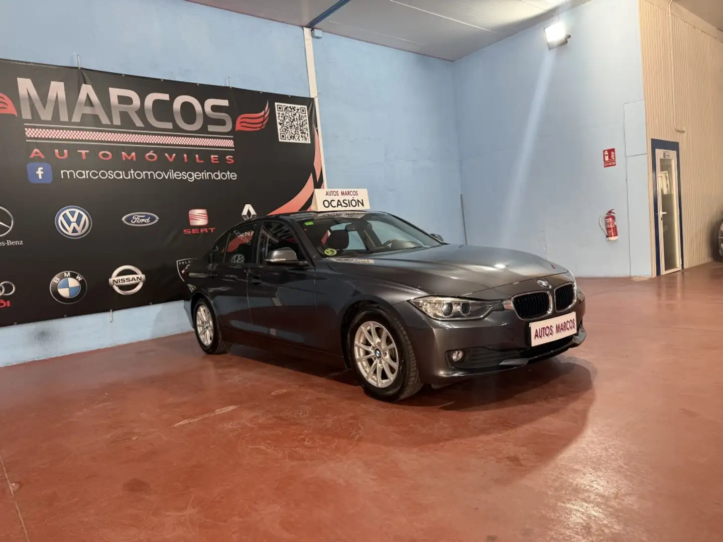 BMW 320 320d Essential Plus M-Sport Edition Gris - 1