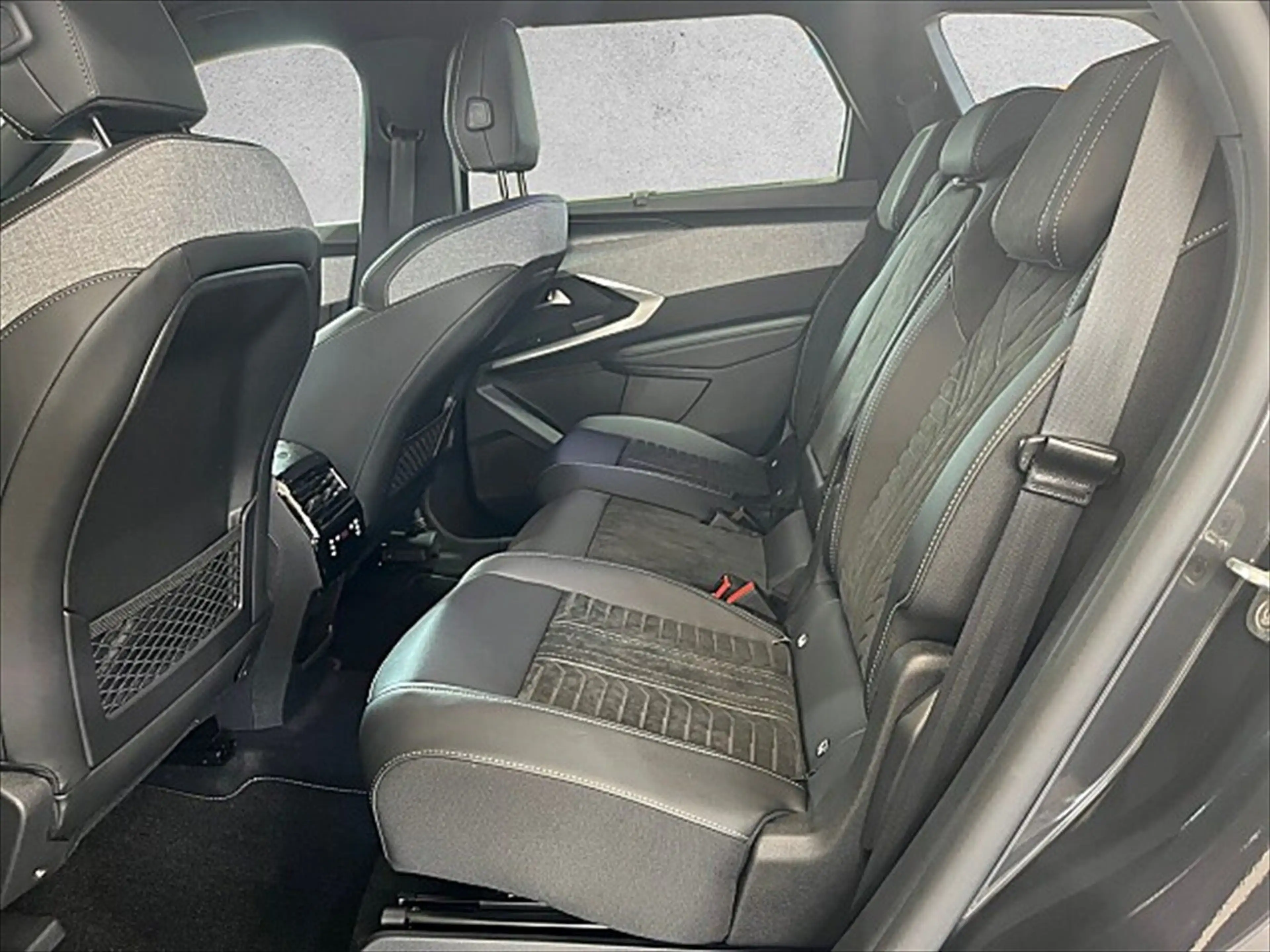 Peugeot 5008 1.2 145 GT Exclusive ACC Alcantara LED Navi — photo 7