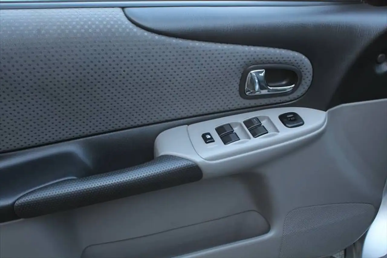 Mazda 323 F 5-tür Autom-Getriebe 1.Hd -ohne TÜV-, foto 10