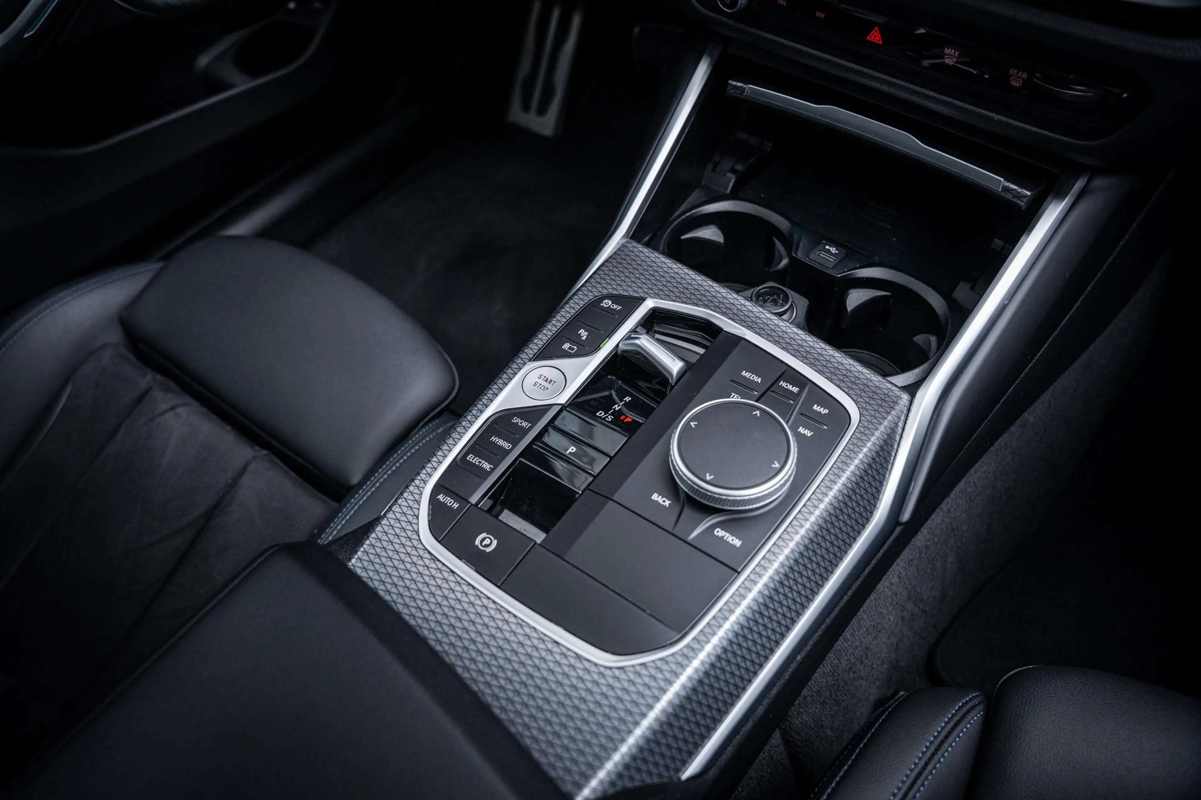 BMW 330 3-serie Touring 330e xDrive M-Sport Pro Pano-dak|D — photo 38