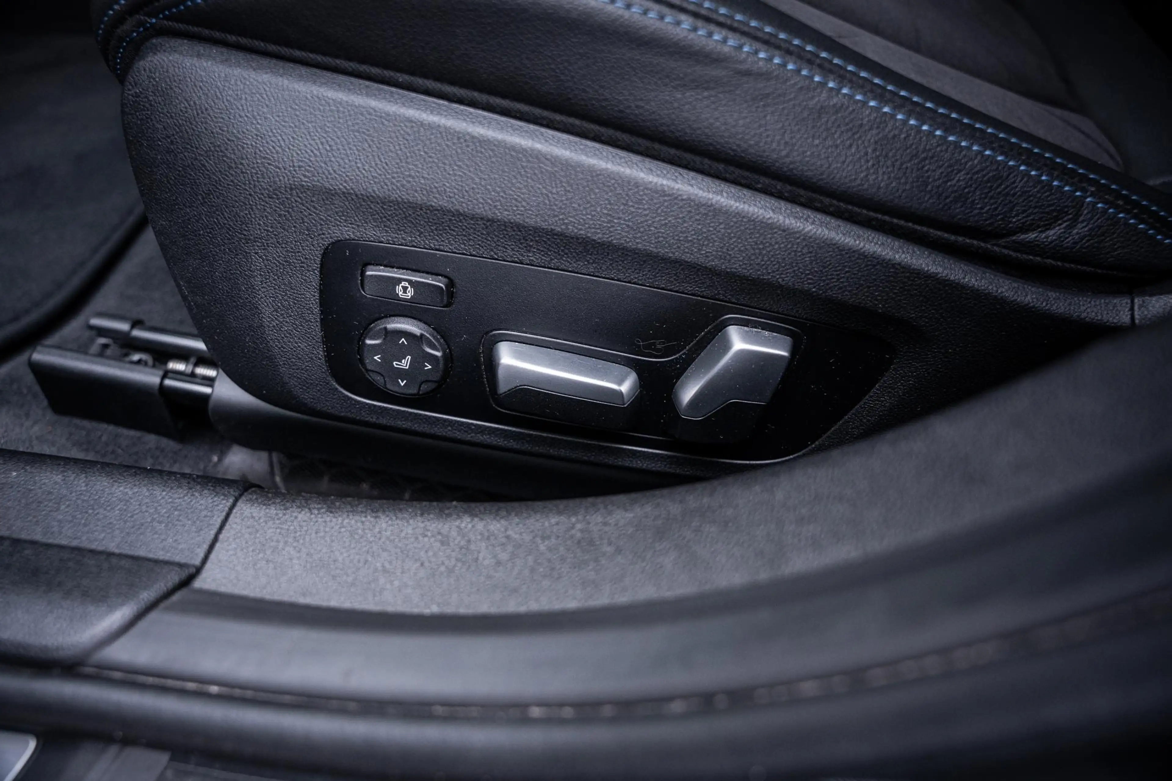 BMW 330 3-serie Touring 330e xDrive M-Sport Pro Pano-dak|D — photo 41
