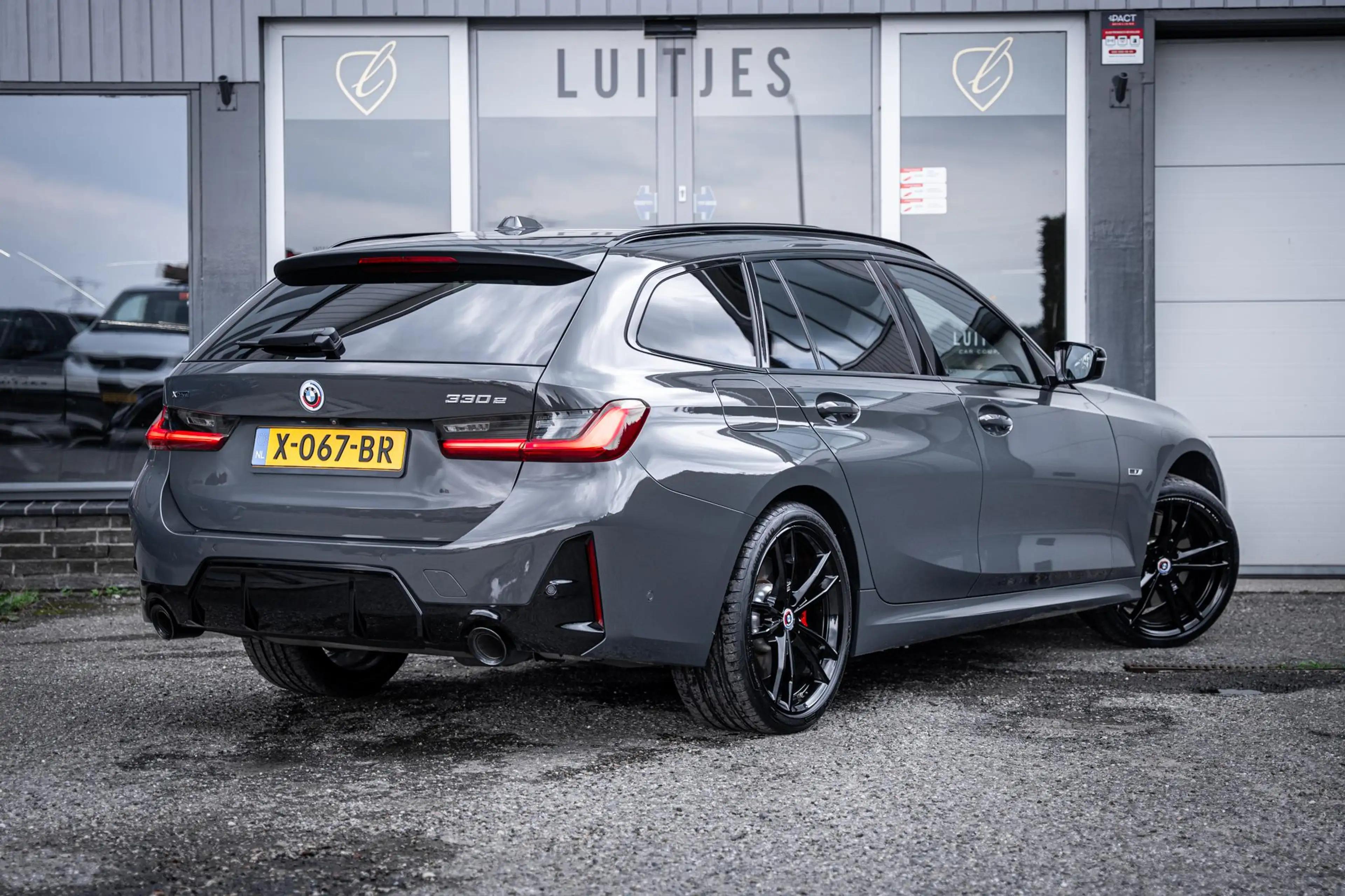 BMW 330 3-serie Touring 330e xDrive M-Sport Pro Pano-dak|D — photo 11