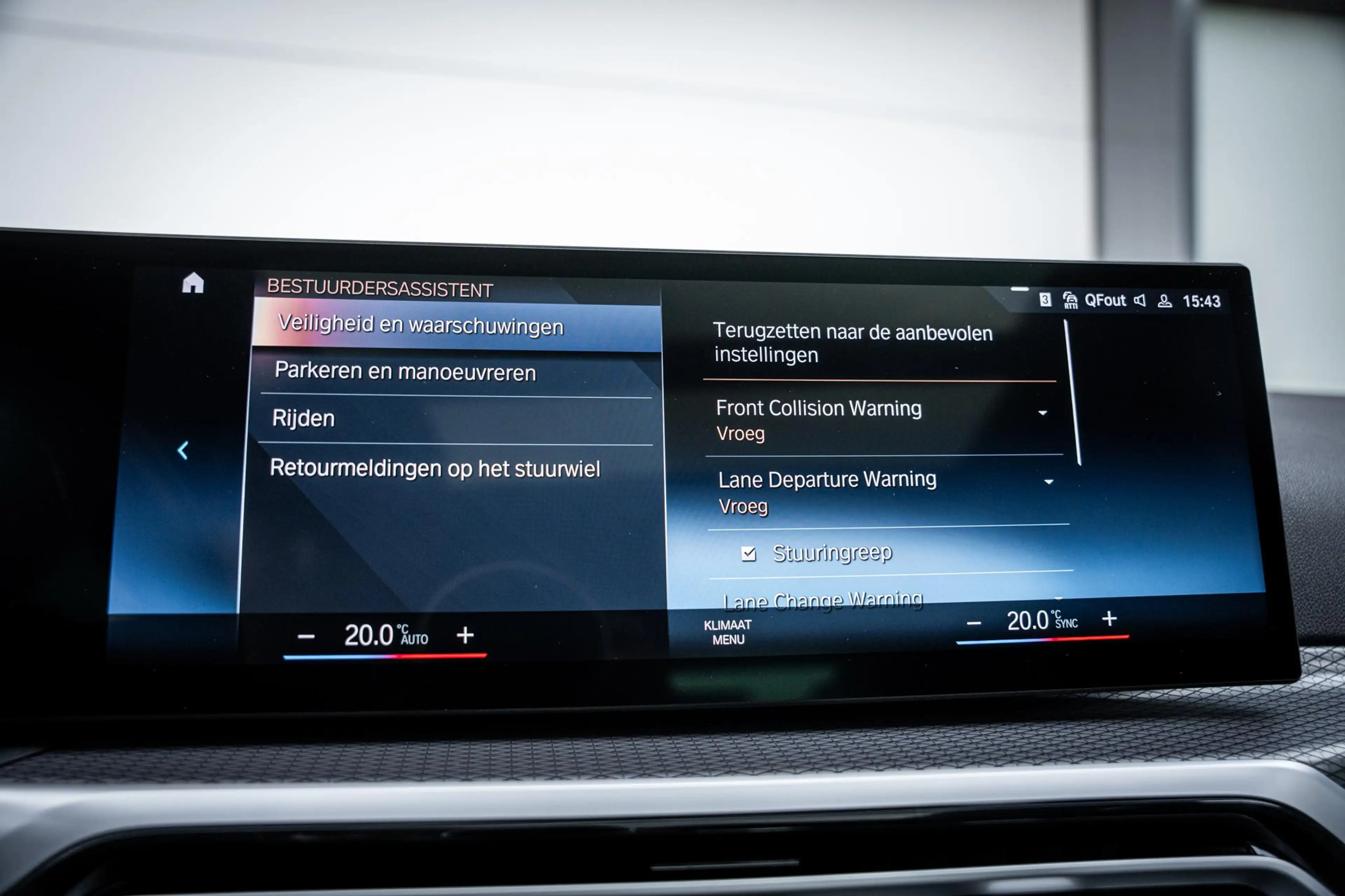 BMW 330 3-serie Touring 330e xDrive M-Sport Pro Pano-dak|D — photo 34