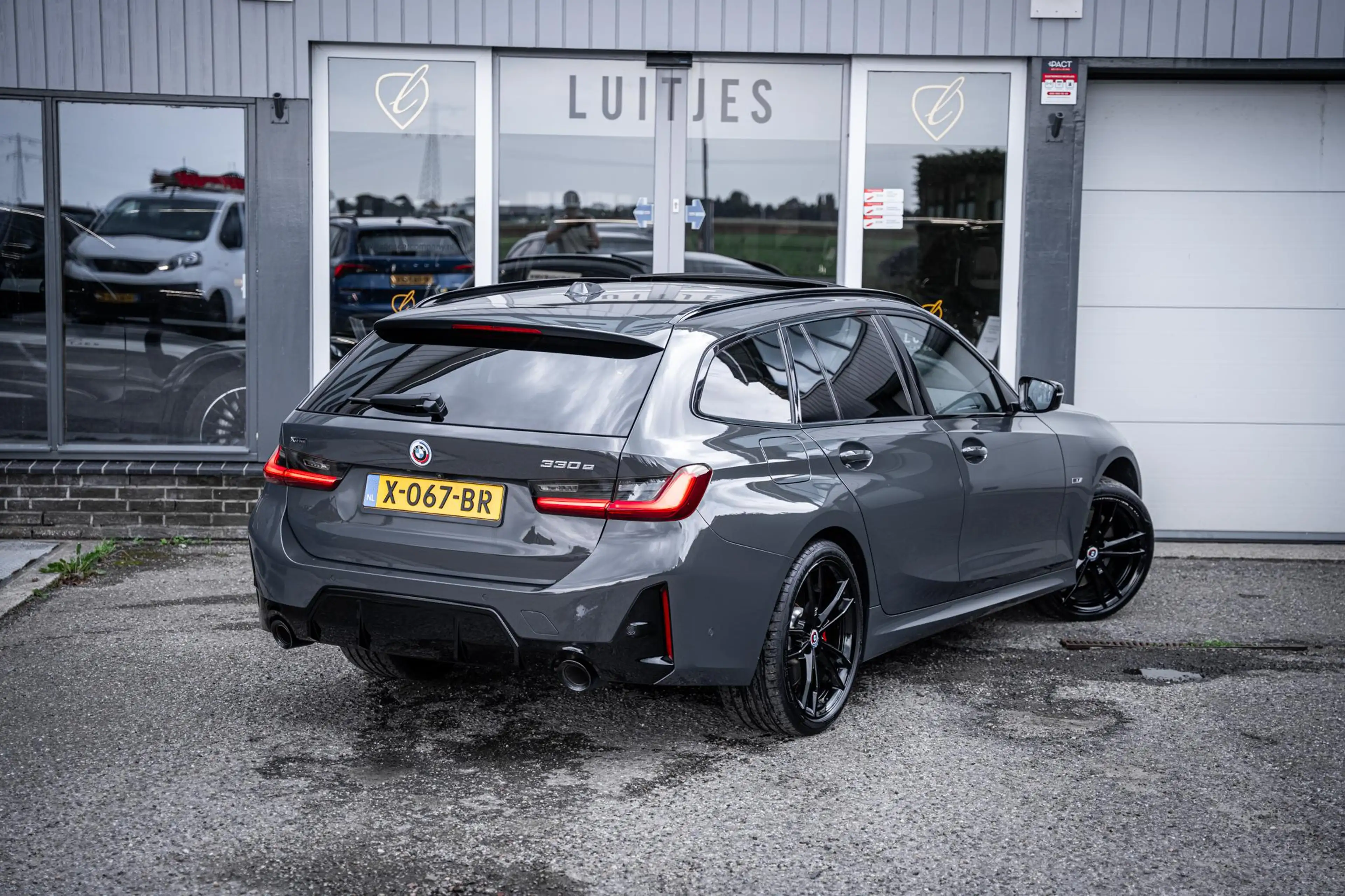 BMW 330 3-serie Touring 330e xDrive M-Sport Pro Pano-dak|D — photo 20
