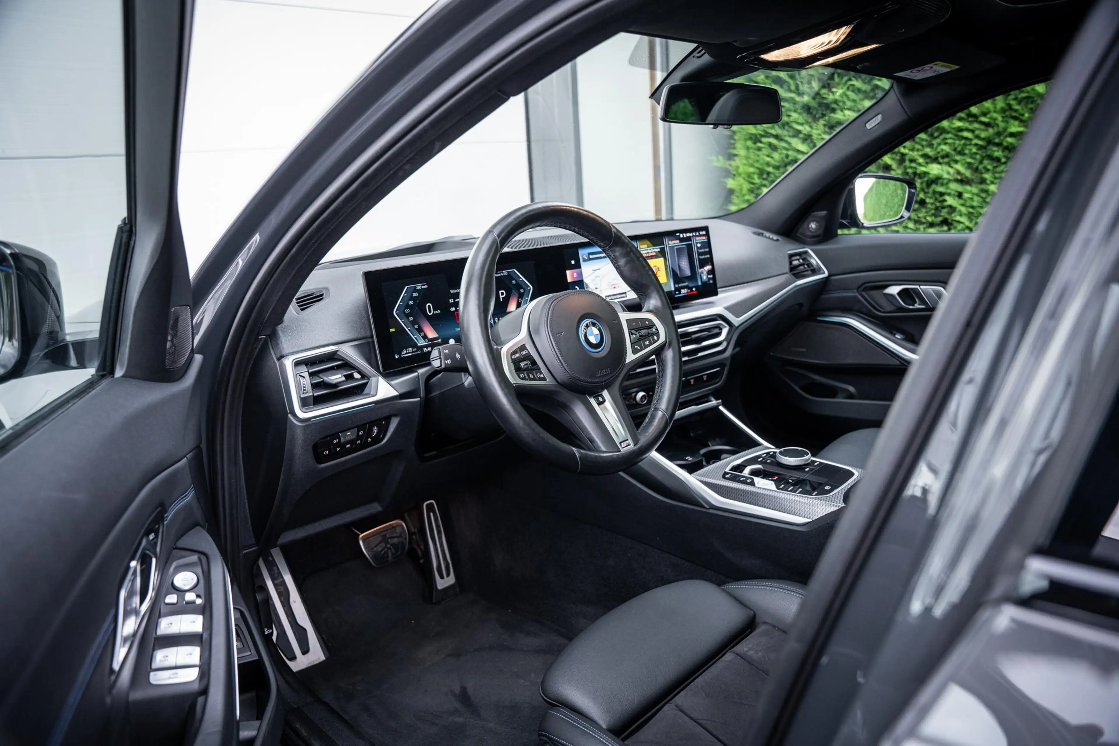 BMW 330 3-serie Touring 330e xDrive M-Sport Pro Pano-dak|D — photo 3