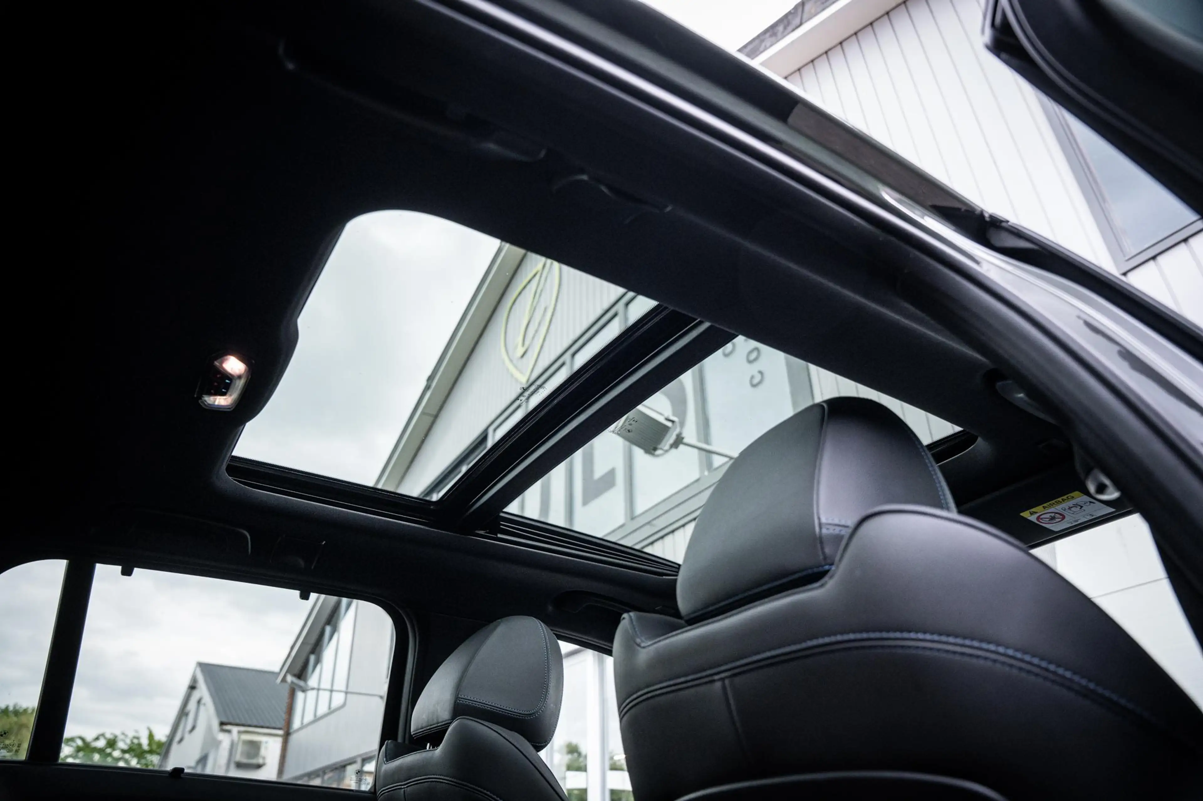 BMW 330 3-serie Touring 330e xDrive M-Sport Pro Pano-dak|D — photo 23