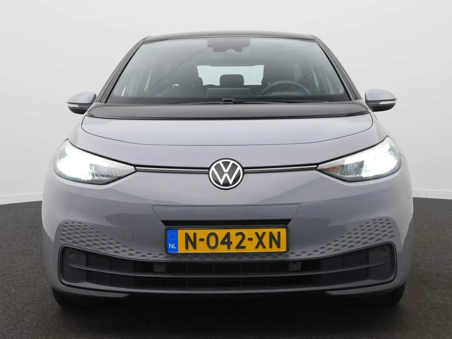 Volkswagen ID.3 Pure 45 kWh Navigatie / Cruise / Pdc Grey - 2