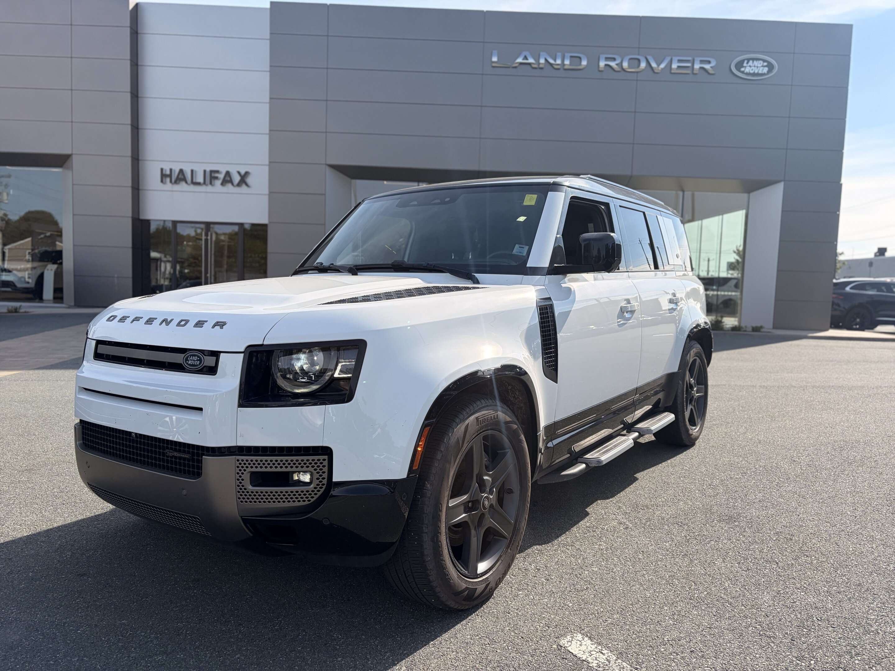 2023 Land Rover Defender X-Dynamic SE