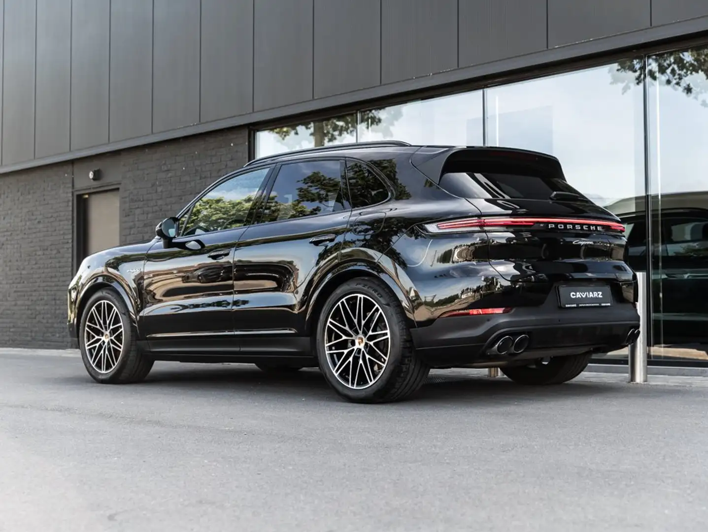 Porsche Cayenne E-HYB SPORTUITL/AIR/21"/MATR/PANO/DISPL/14W/BOSE Noir - 2