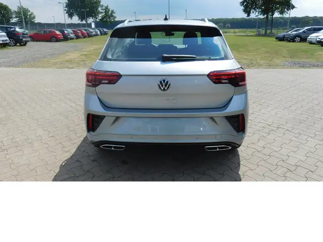 Volkswagen T-Roc view 4