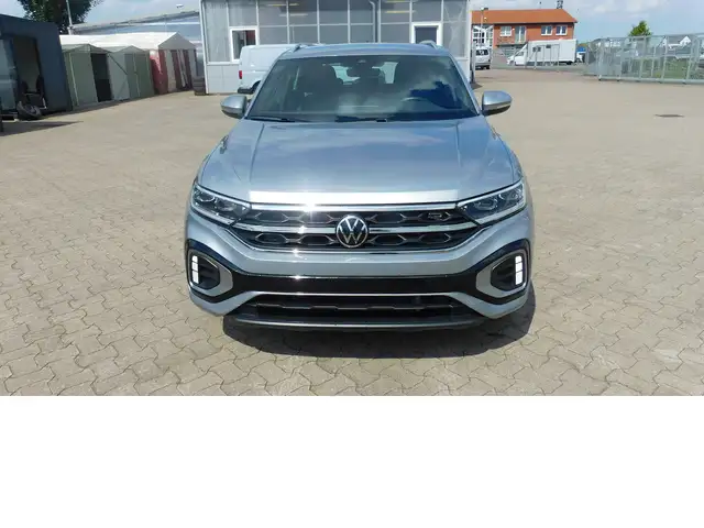 Volkswagen T-Roc view 3