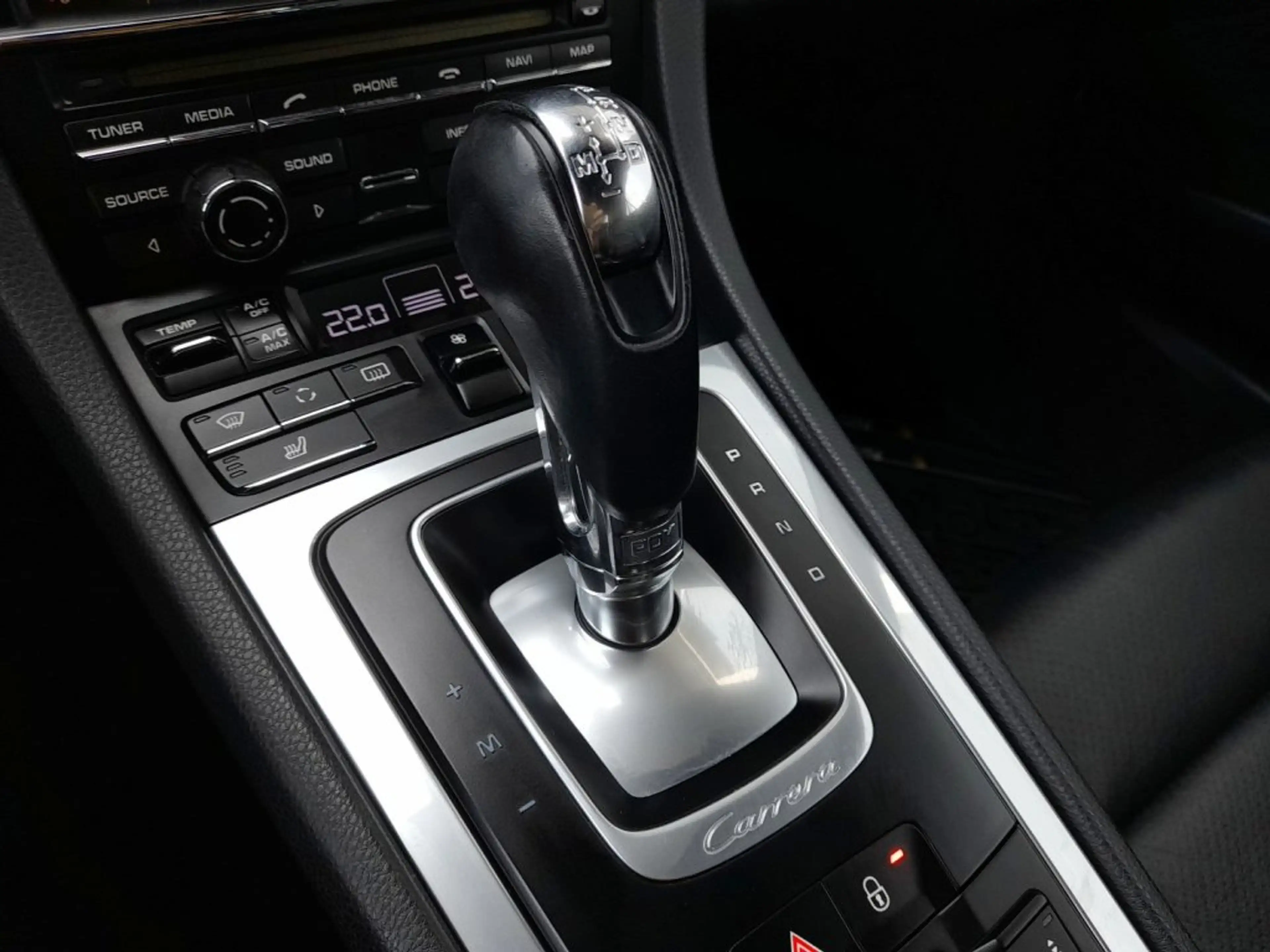 Porsche 911 Carrera Cabrio SPORT-CHRONO / WENIG KM — photo 8