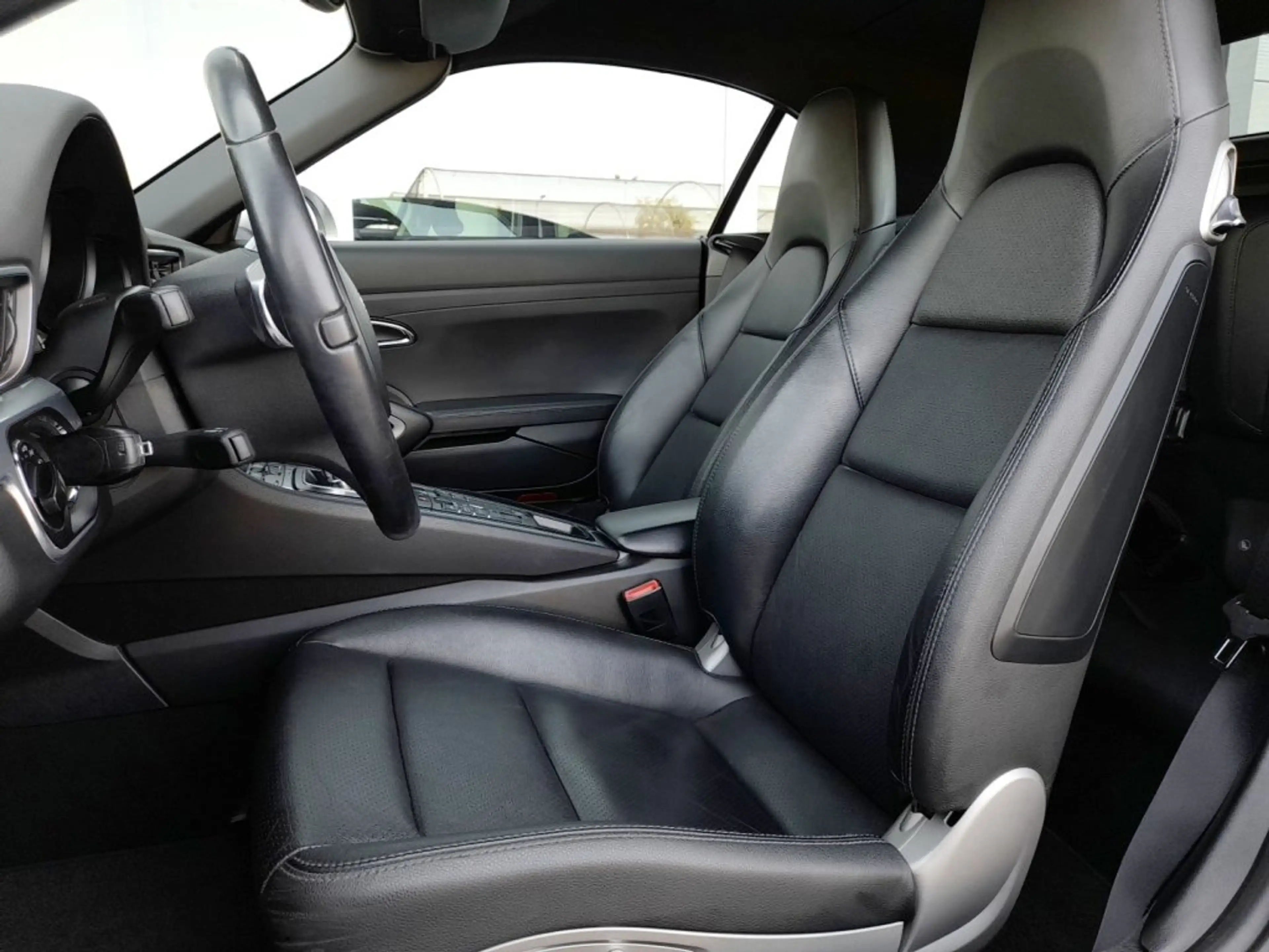 Porsche 911 Carrera Cabrio SPORT-CHRONO / WENIG KM — photo 10