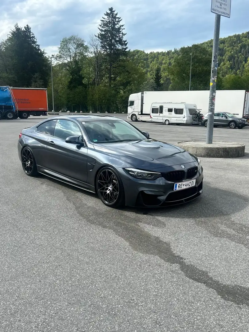 BMW M4 M Performance Grau - 2