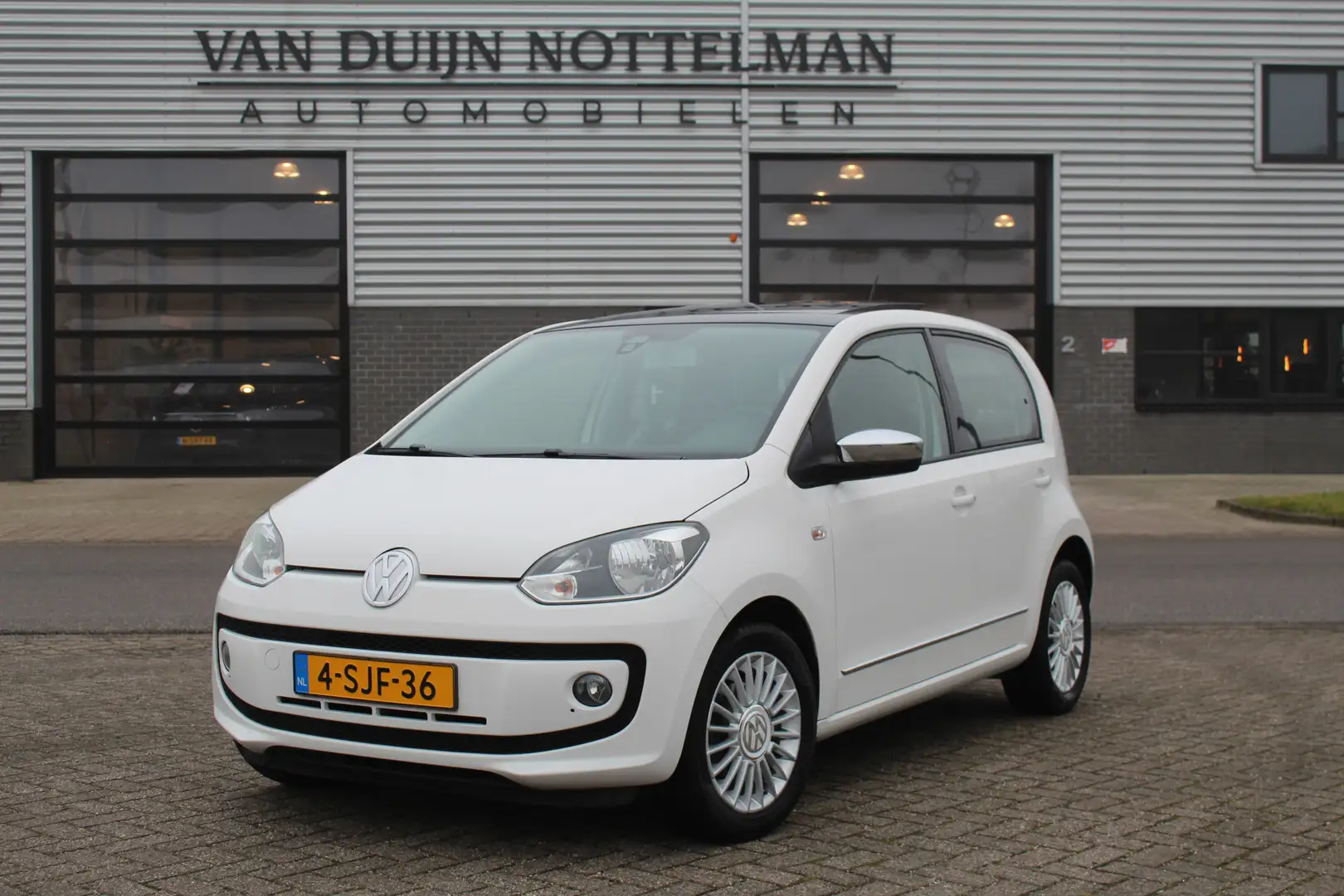 Volkswagen up! 1.0 High Up! / Panoramadak / Leer / Automaat / N.A Wit - 1