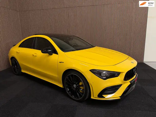 Mercedes-Benz CLA 35 AMG 4MATIC Premium Plus