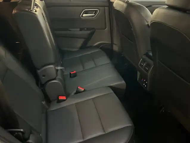 Nissan X-Trail view 18