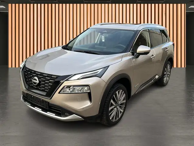 Nissan X-Trail view 2