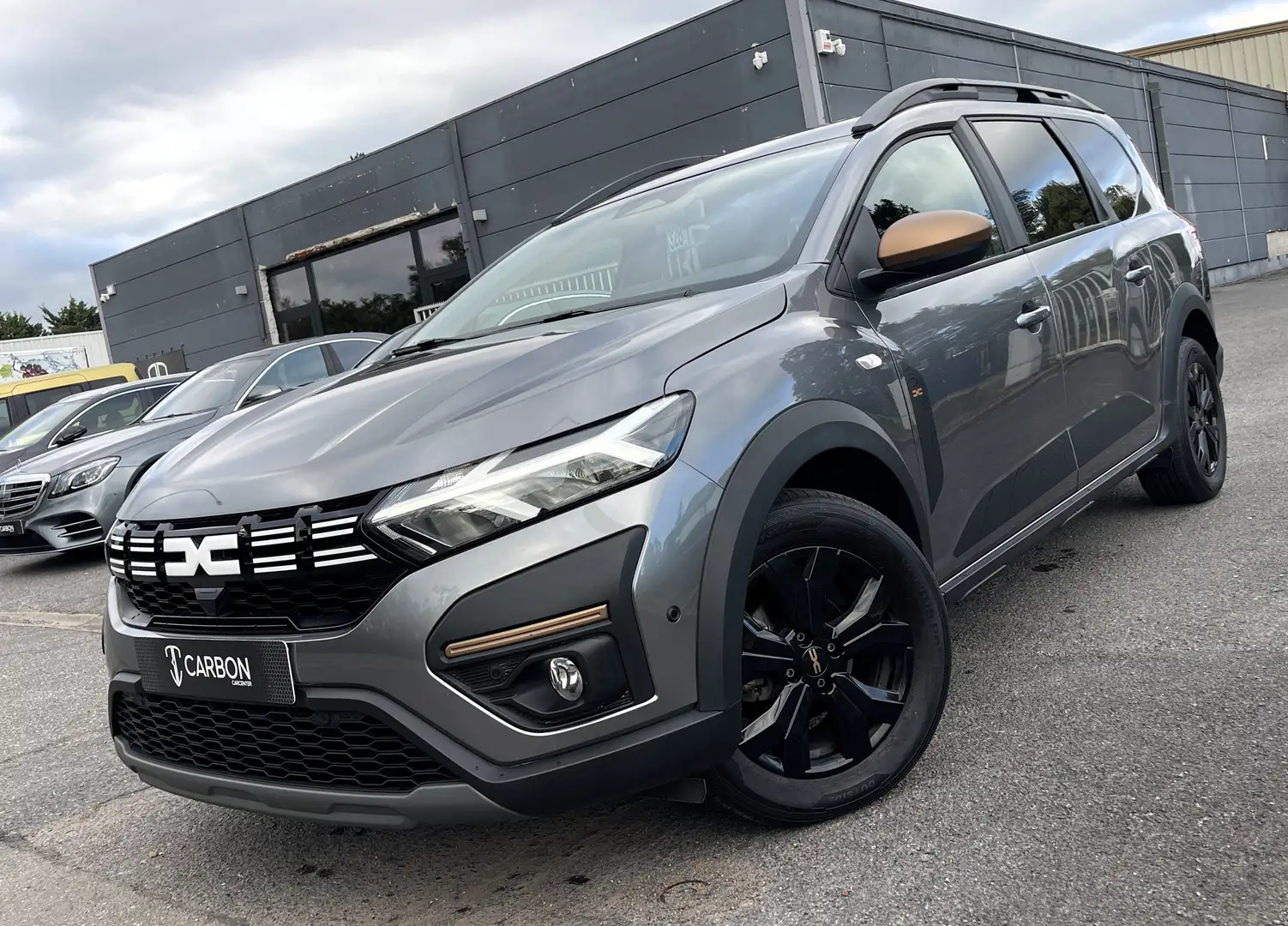 Dacia Jogger 1.0 TCe Extreme 5pl. KEYLESS/CAMERA/CRUISE/CARPLAY Grijs - 2