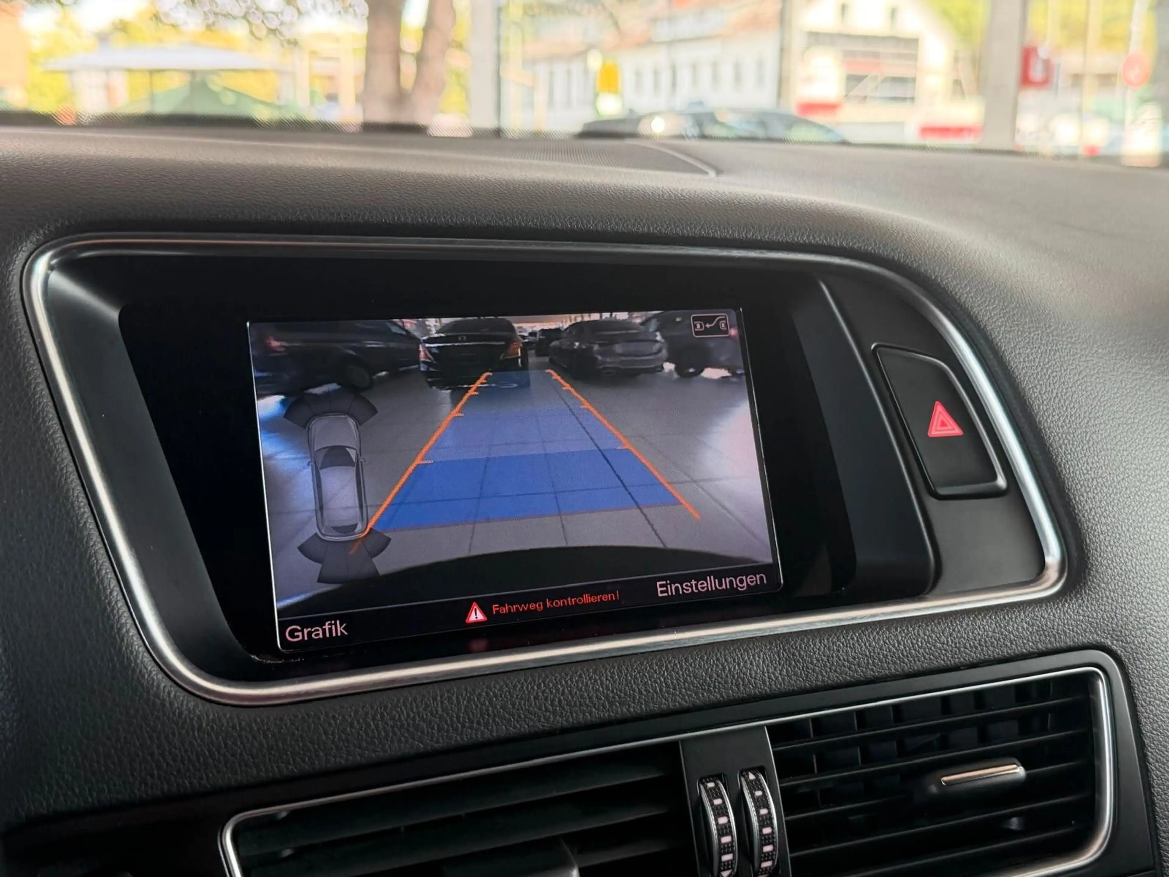Audi SQ5 3.0 TDI competition quattro/Leder/Xenon/ — photo 9