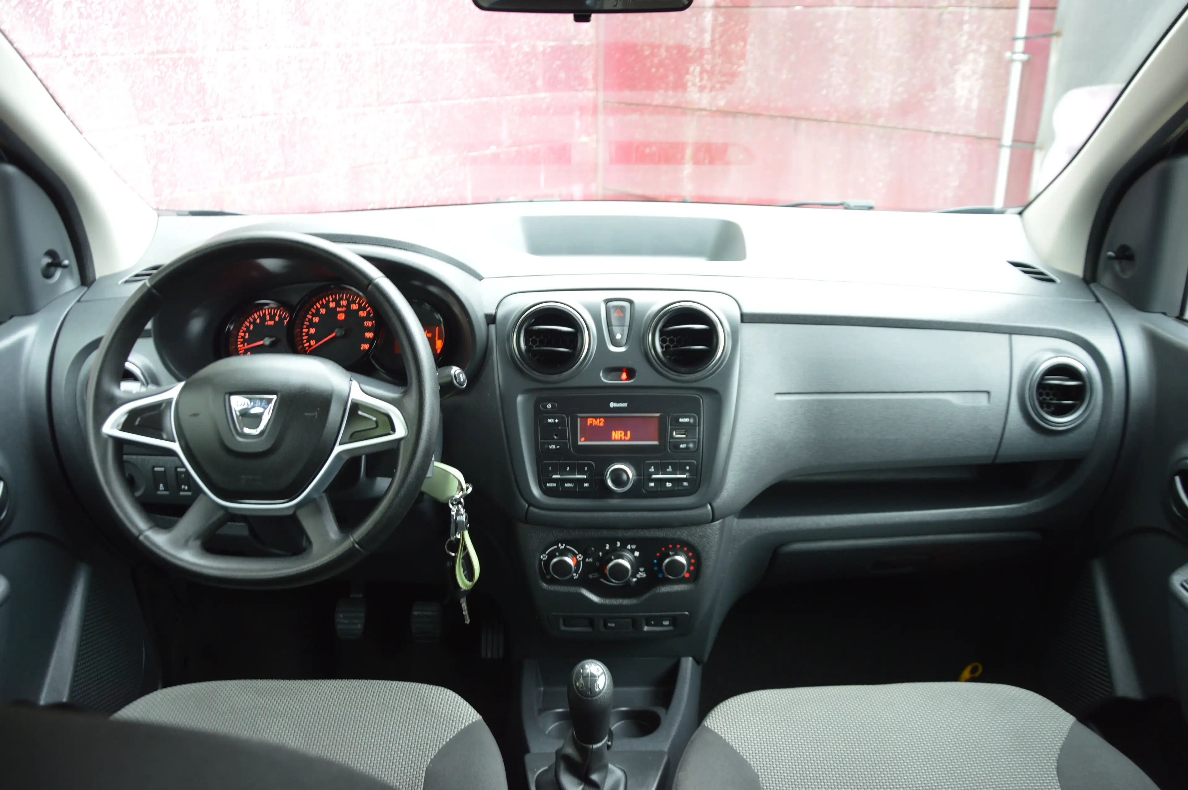 Dacia Lodgy 1.6i Laureat 7pl SENS AV/AR CLIM 72.521KM — photo 15