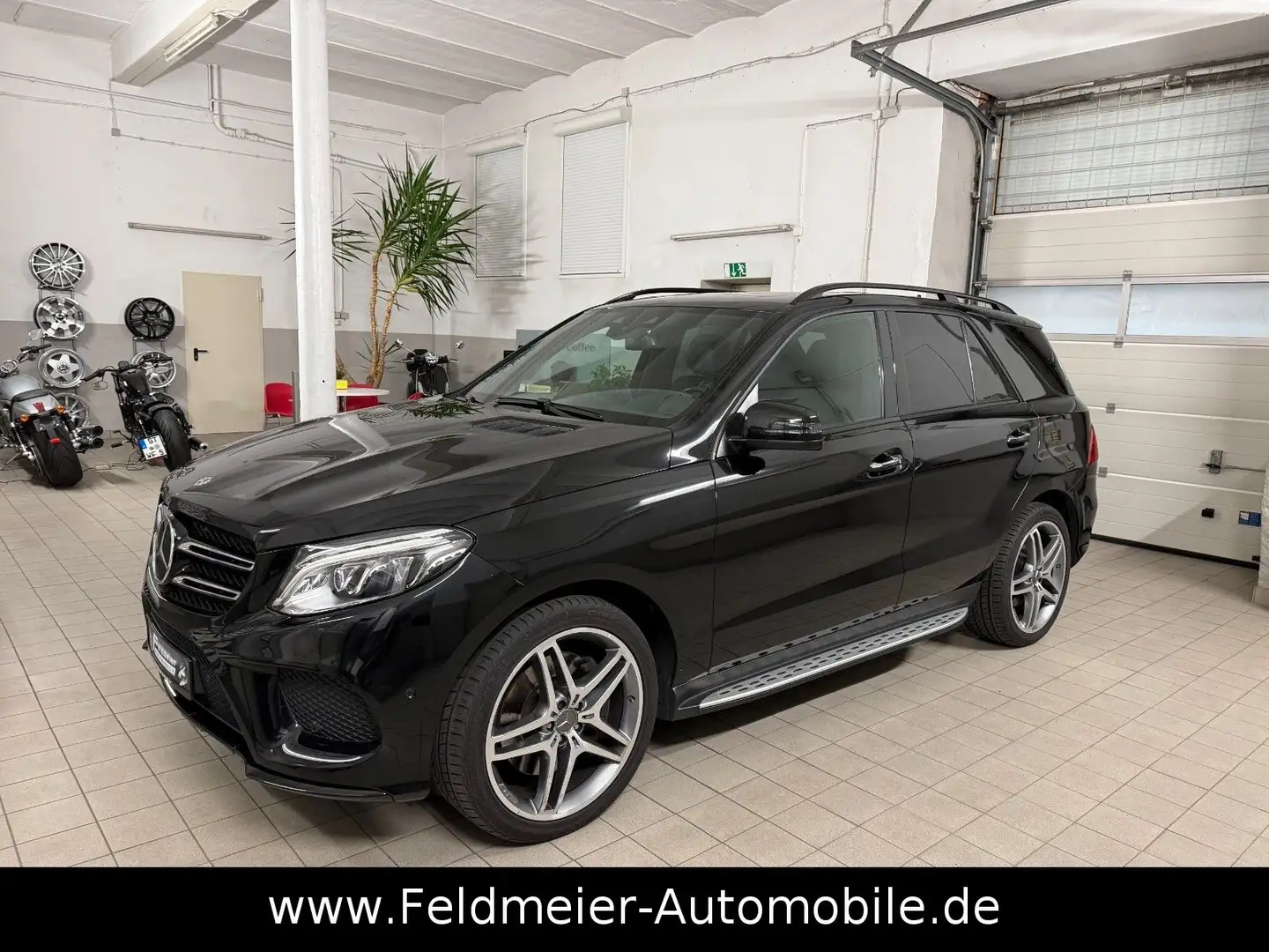 Mercedes-Benz GLE 400 4M*AMG*Night*Airmatic*Distro*KeyGO*360°* Noir - 1