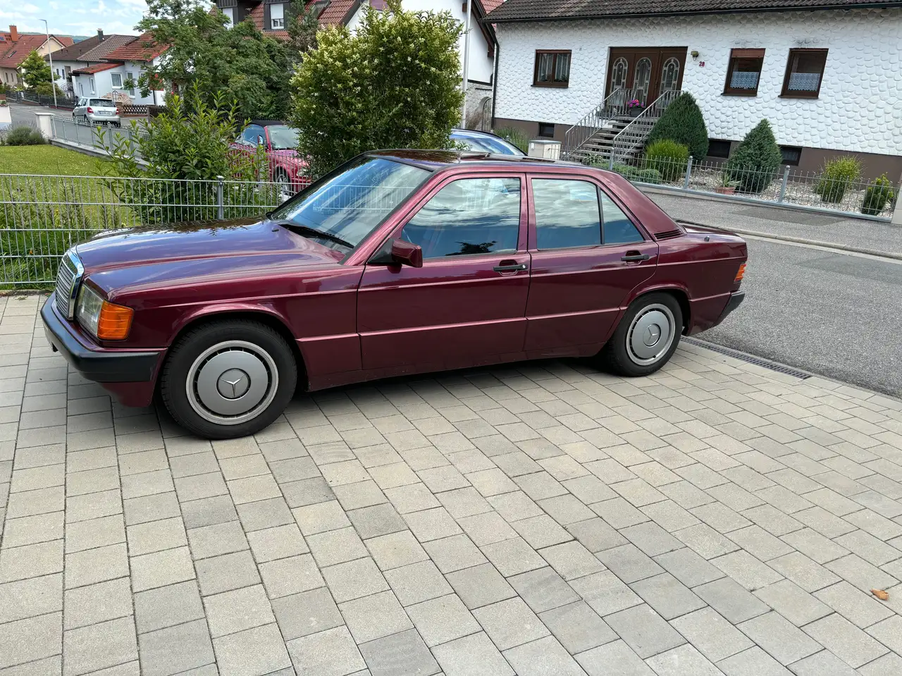 Mercedes-Benz 190 E 1.8 Avantgarde rosso, foto 5