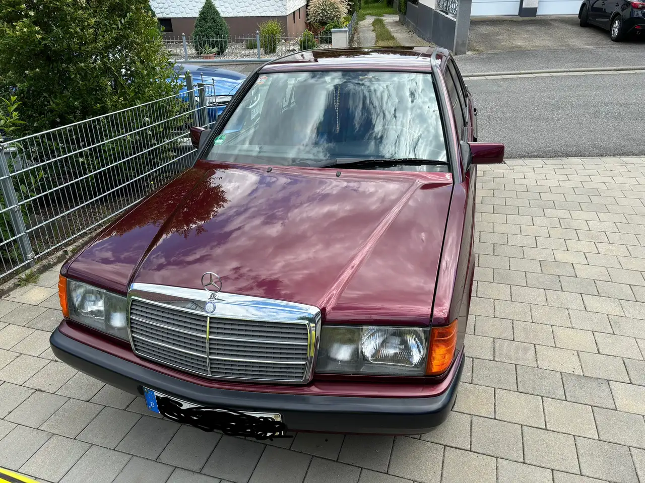 Mercedes-Benz 190 E 1.8 Avantgarde rosso, foto 2