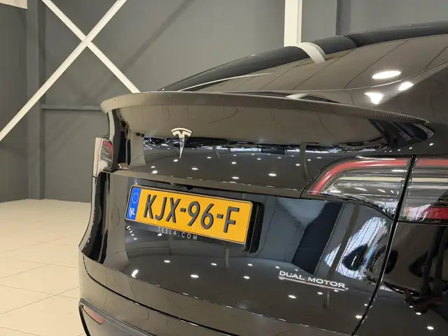 Tesla Model Y view 29