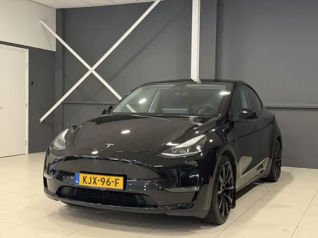 Tesla Model Y view 20