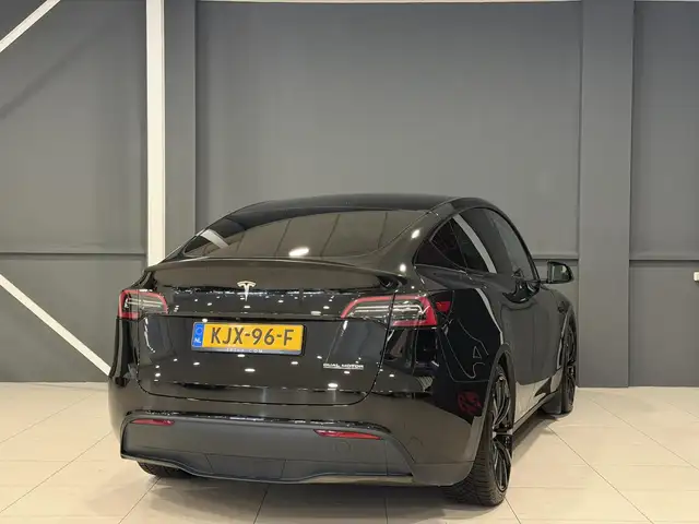Tesla Model Y view 26