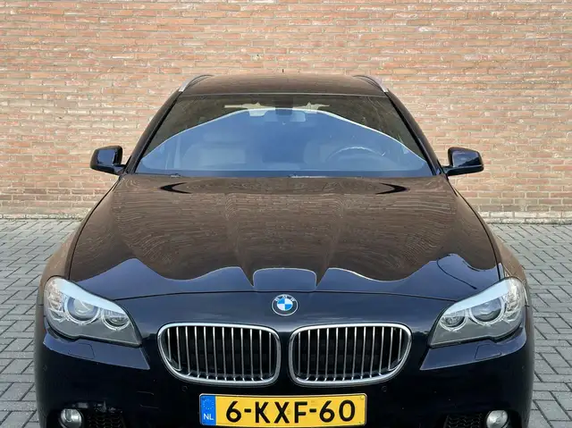 BMW 5 Series view 14