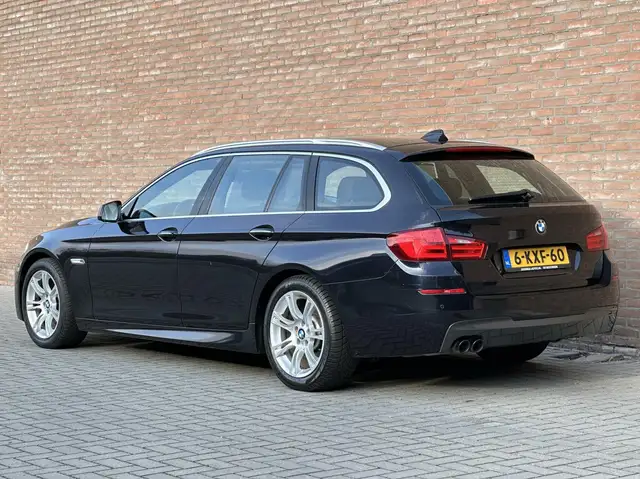 BMW 5 Series view 11