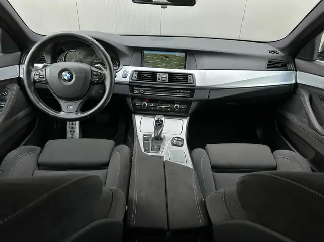 BMW 5 Series view 15