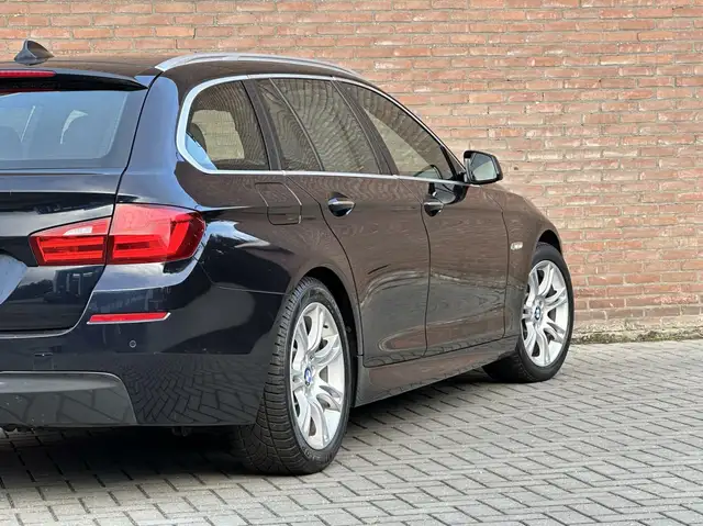 BMW 5 Series view 5