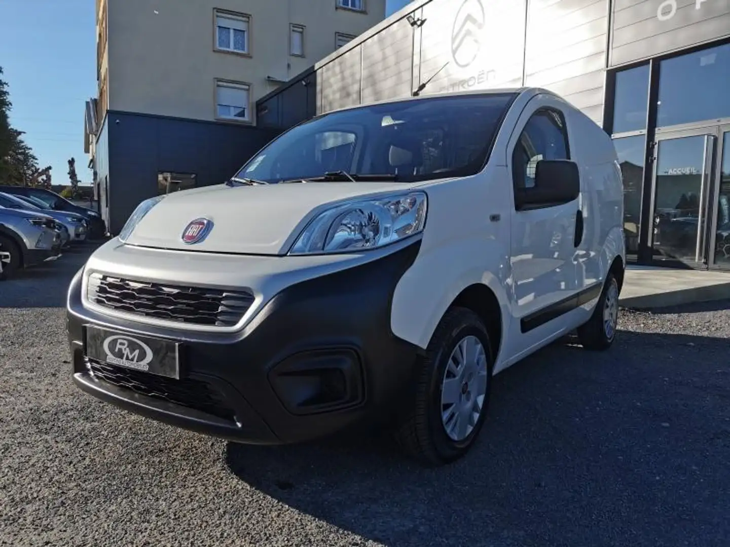 Fiat Fiorino 1.3 Multijet 80ch Pack Pro Nav Weiß - 1
