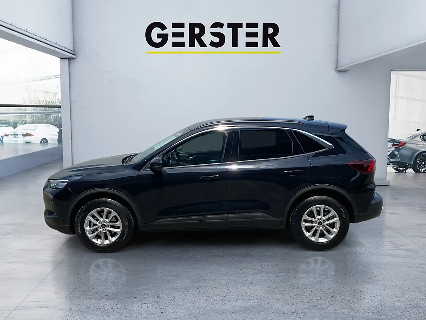 Ford Kuga 1,5 EcoBoost Titanium Aut. Schwarz - 2