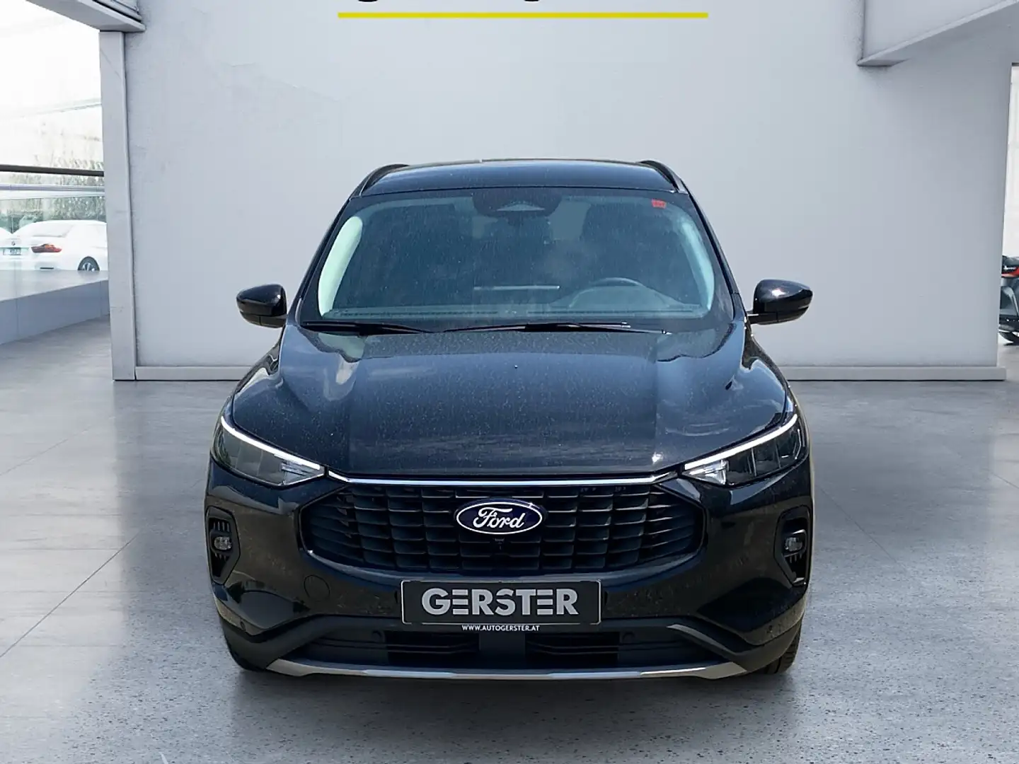 Ford Kuga 1,5 EcoBoost Titanium Aut. Schwarz - 1