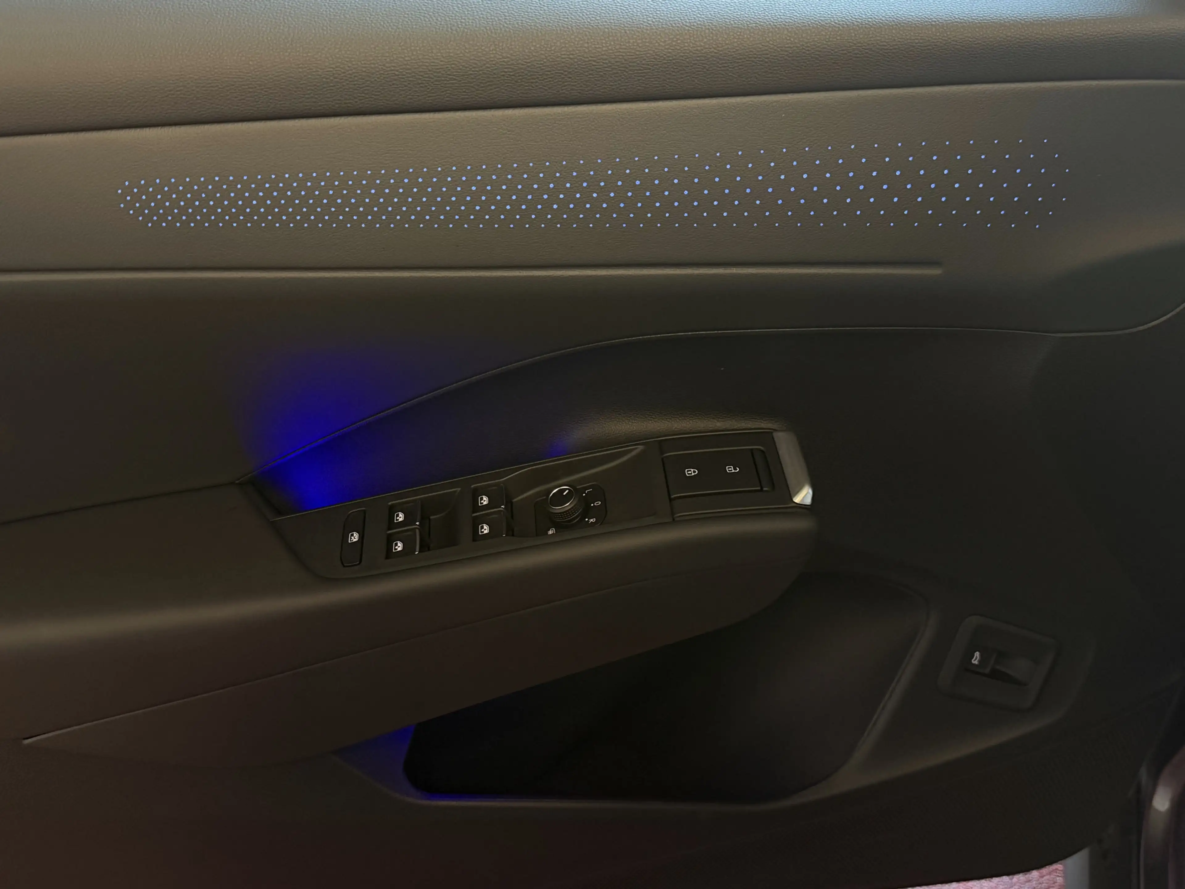 Volkswagen T-Roc 1.5 eTsi 150PK R-LINE EDITION VW.TREKHAAK IQ LED/G — photo 19