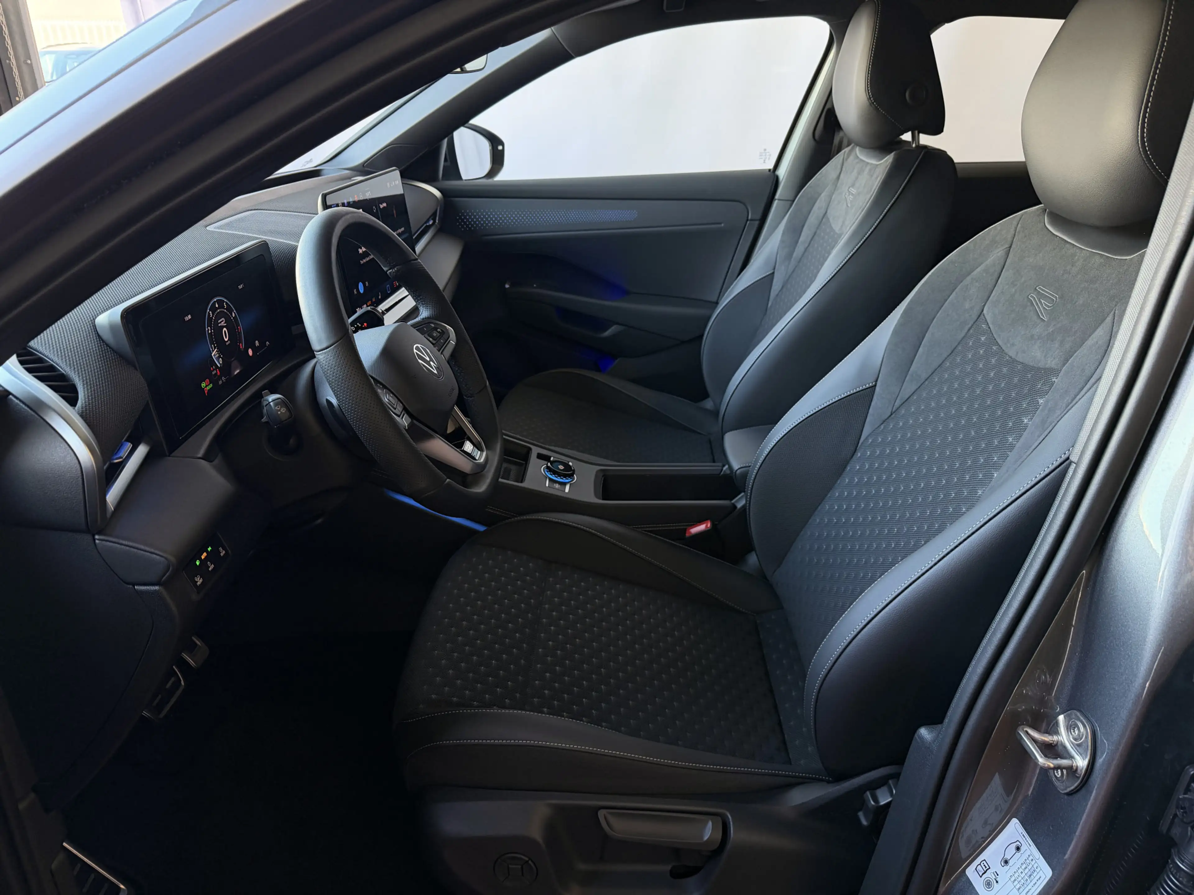 Volkswagen T-Roc 1.5 eTsi 150PK R-LINE EDITION VW.TREKHAAK IQ LED/G — photo 15